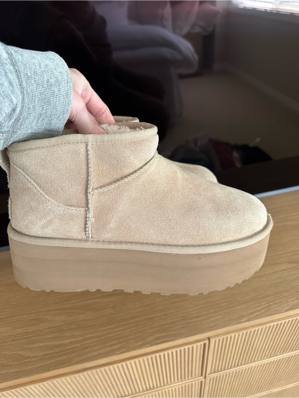 UGG Classic Ultra Mini Platform Boot - SIZE 9 - TAN
